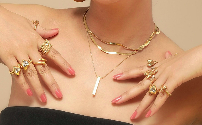 Hand wearing Meruliya jewelry